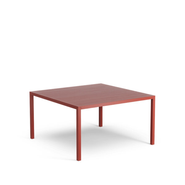 Swedese Bespoke loungebord oxide red, eg lak, H40 cm